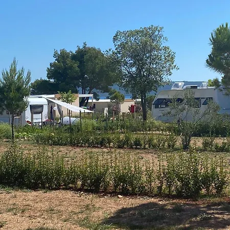 Superior Pitch - Empty Lot Ugljan